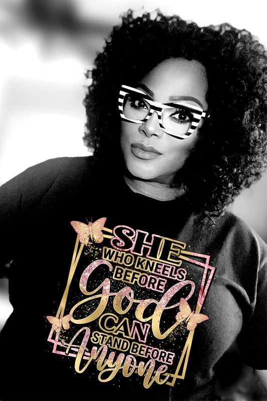 She who kneels before God shirt